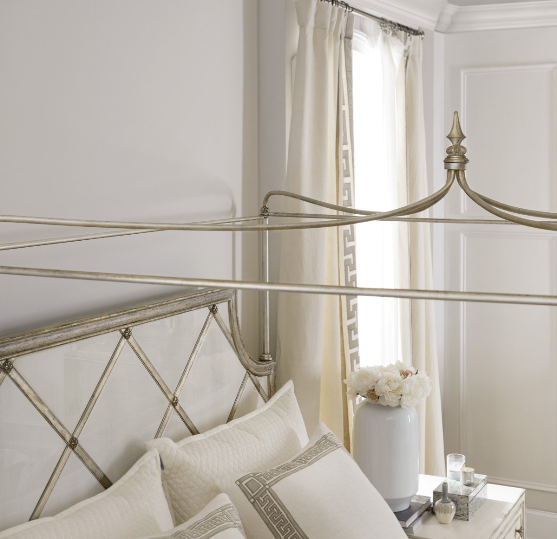 Кровать Sanctuary Diamont Canopy King Panel Bed