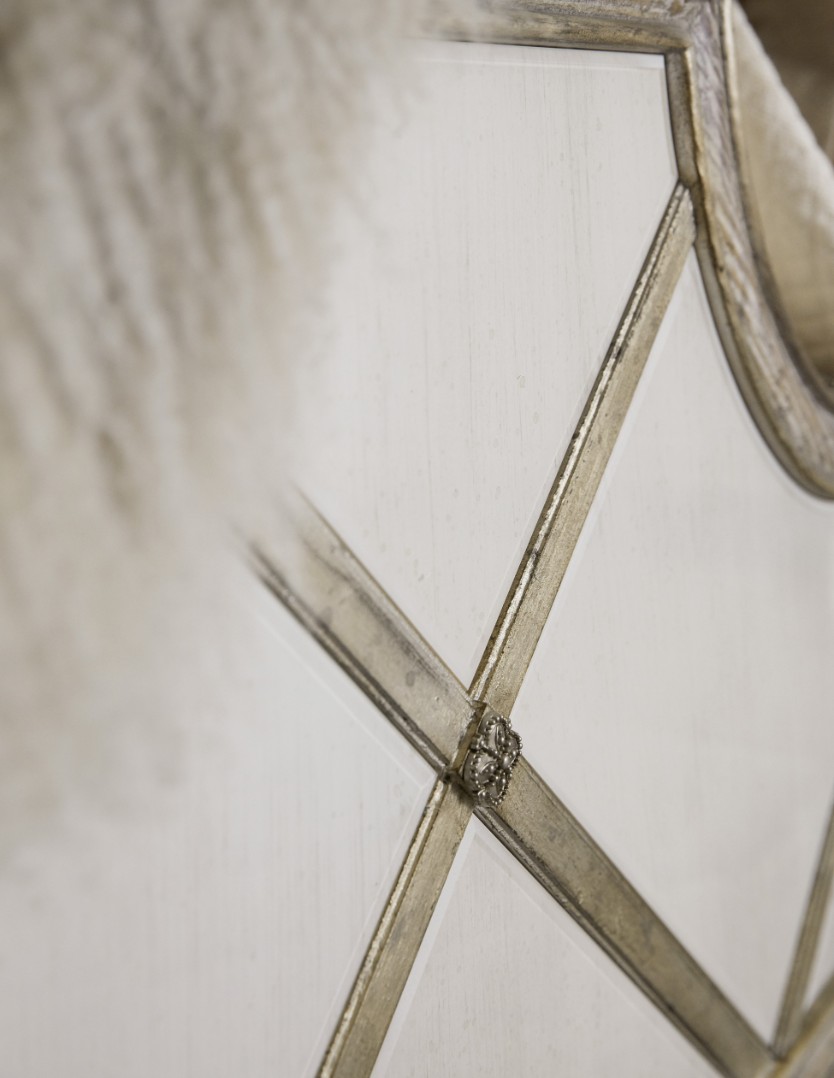 Кровать Sanctuary Diamont King Panel Bed