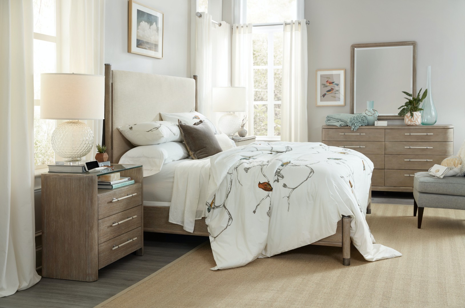 Кровать Affinity Queen Upholstered Bed