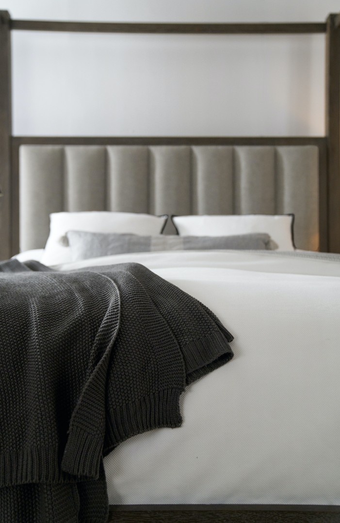 Кровать Miramar Aventura Jackson Queen Poster Bed w-Tall Posts & Canopy