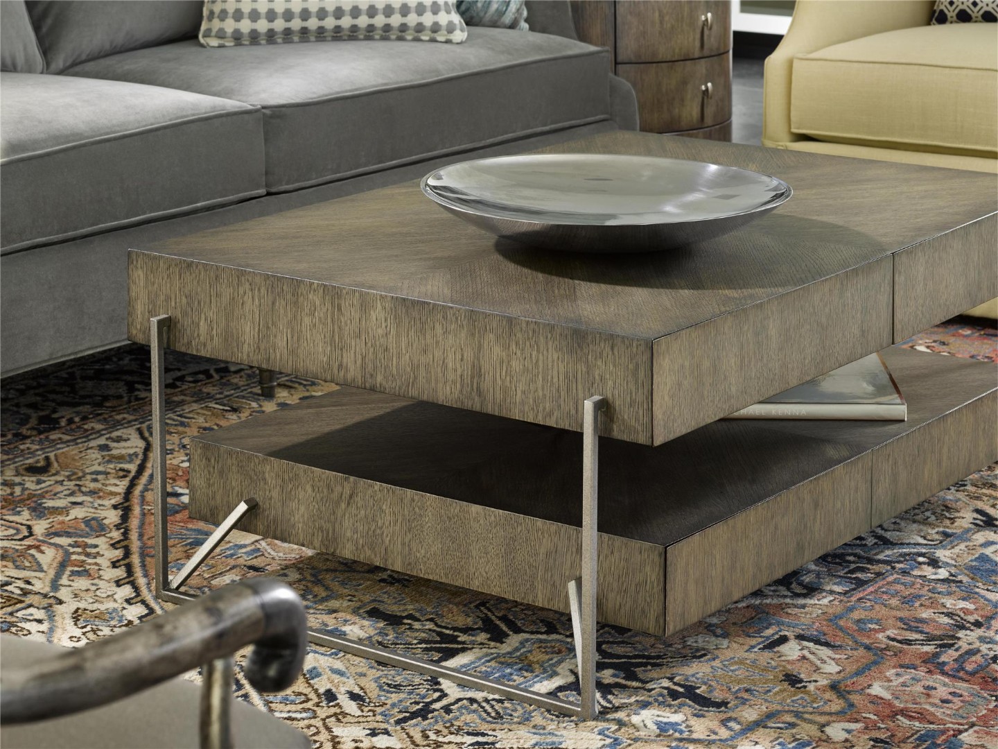 Стол коктейльный CACHET LEVI COCKTAIL TABLE