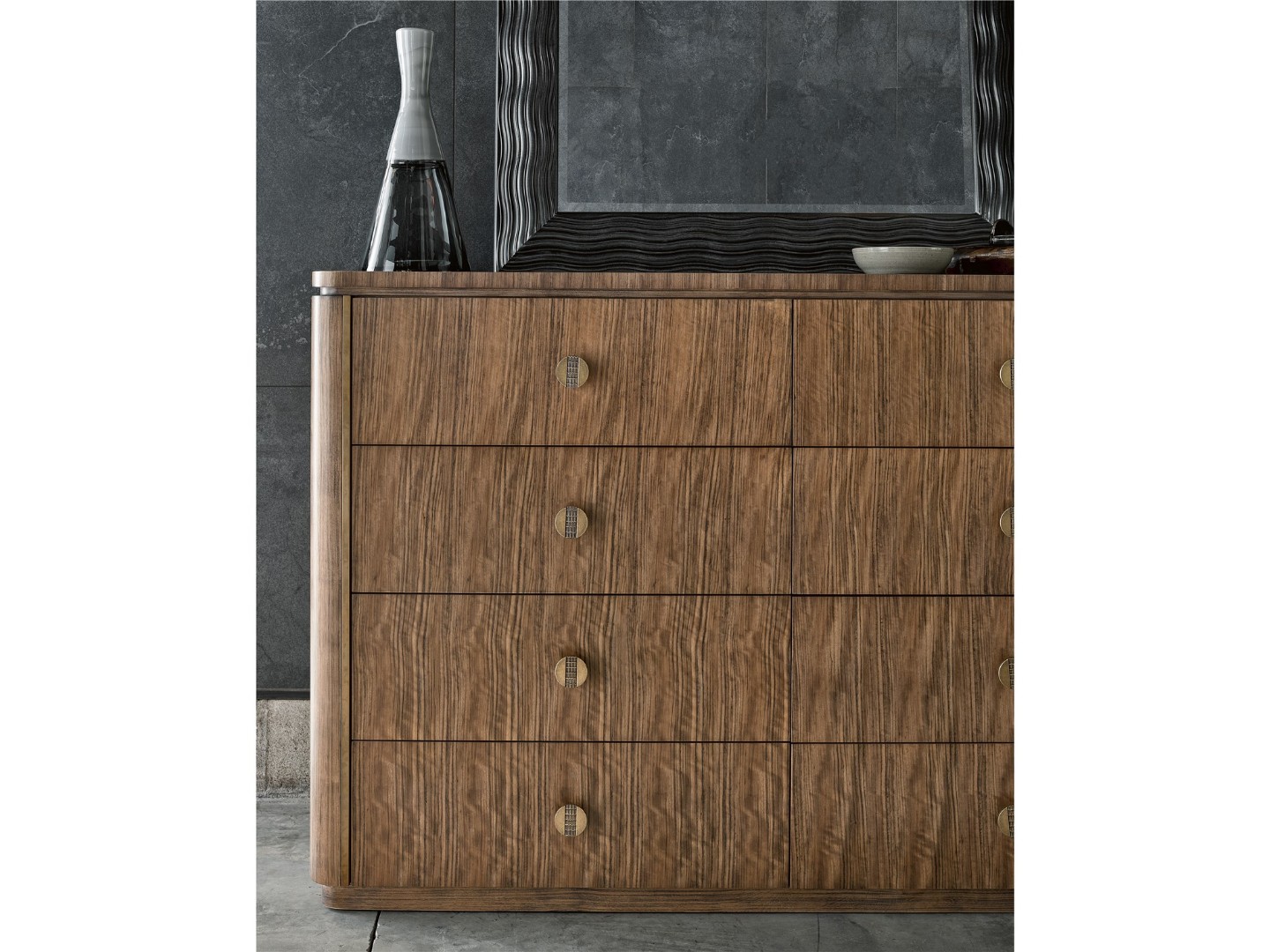Комод ESQUIRE DAULTRY EIGHT DRAWER DRESSER