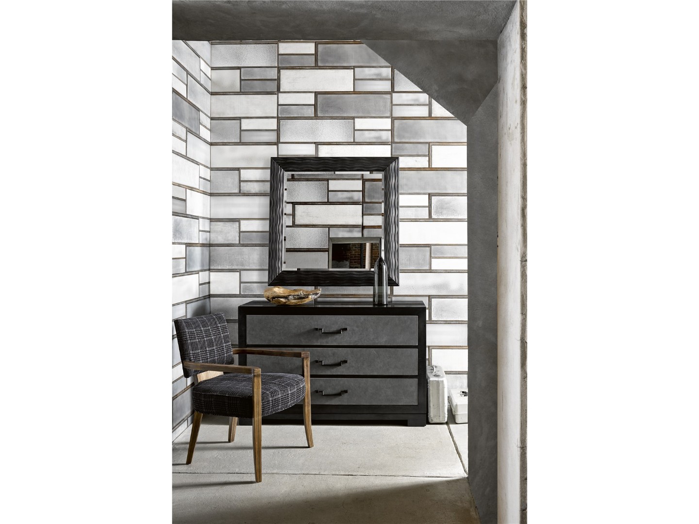 Комод ESQUIRE CHANNING THREE DRAWER CHEST