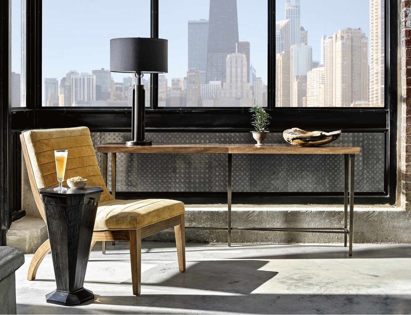 Консоль ESQUIRE SOHO CONSOLE TABLE