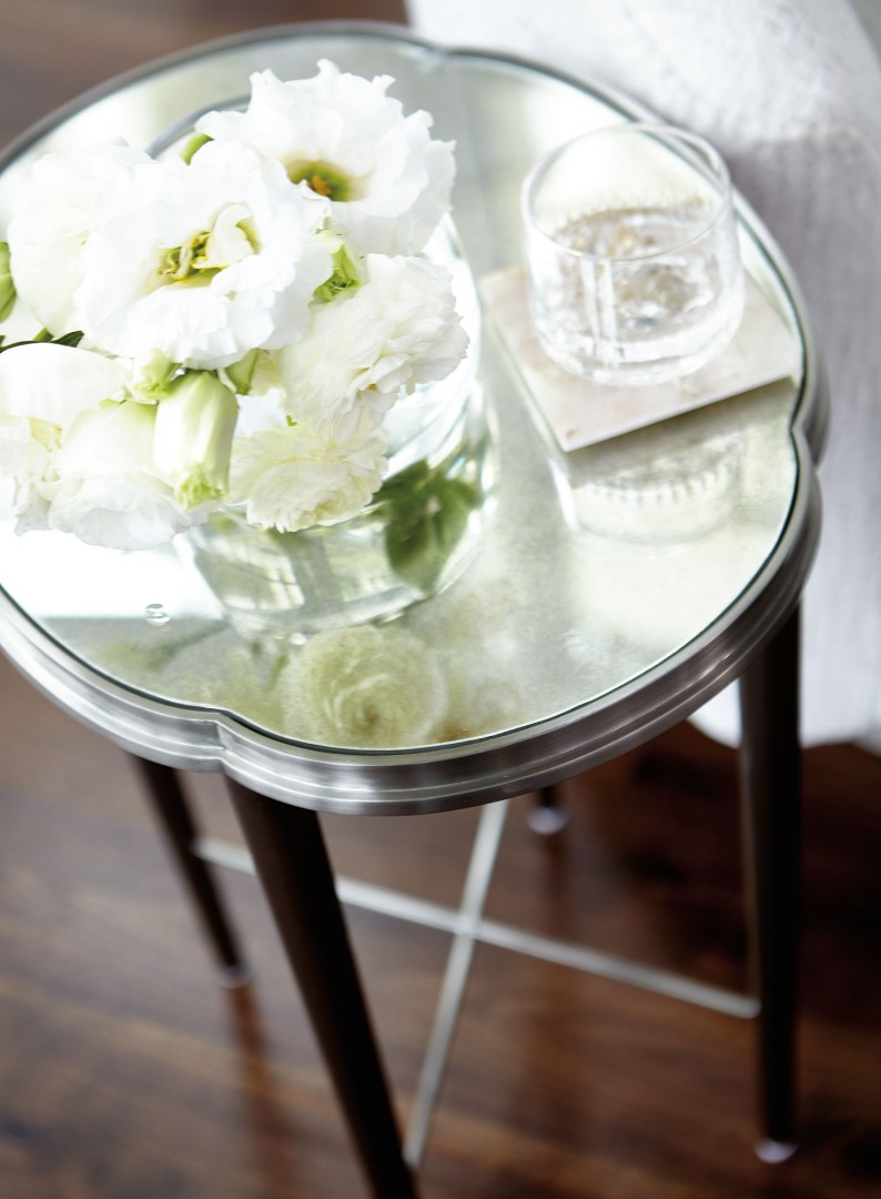 Столик придиванный Allure Metal Chairside Table