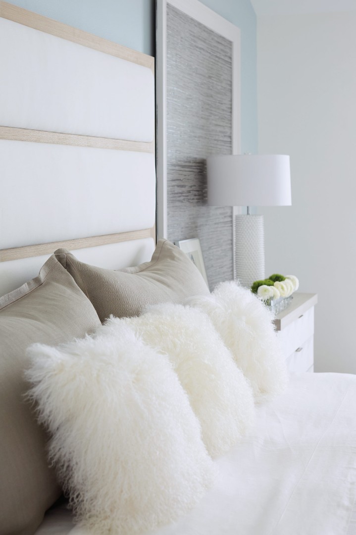 Кровать Axiom Upholstered Panel Bed Cal King