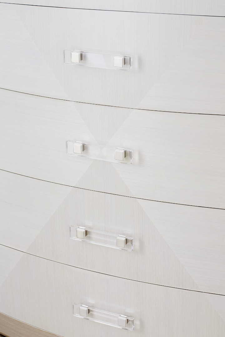 Комод Axiom Tall Chest