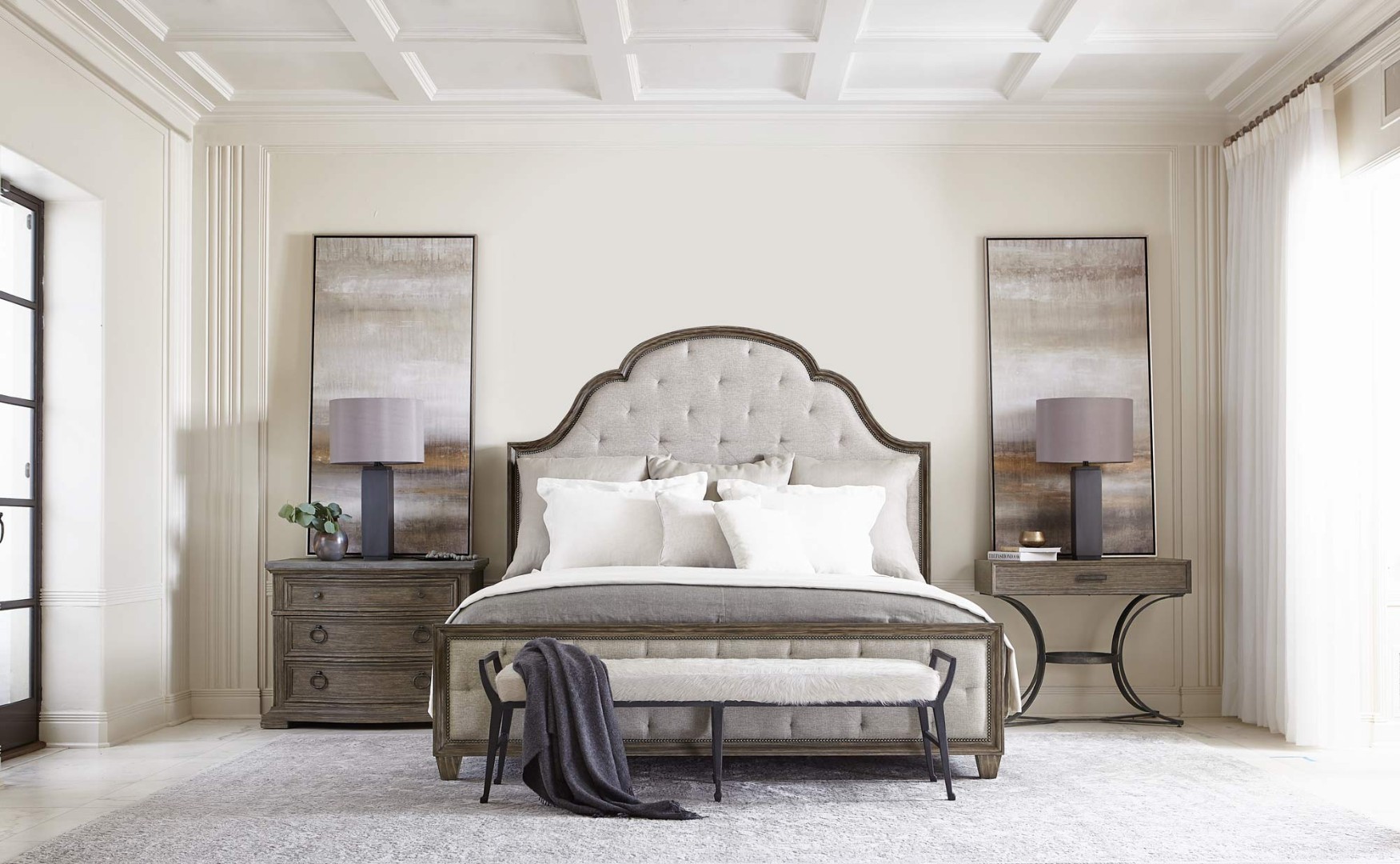 Кровать Canyon Ridge Upholstered Tufted Bed Queen