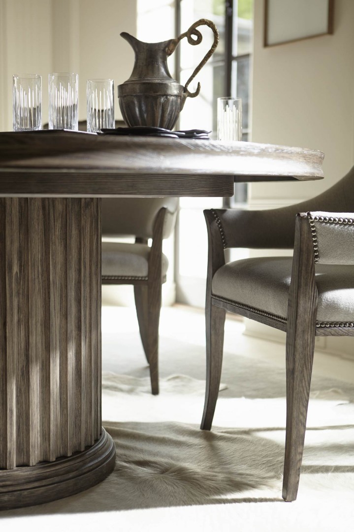 Стол обеденный круглый раскладной Canyon Ridge Round Dining Table