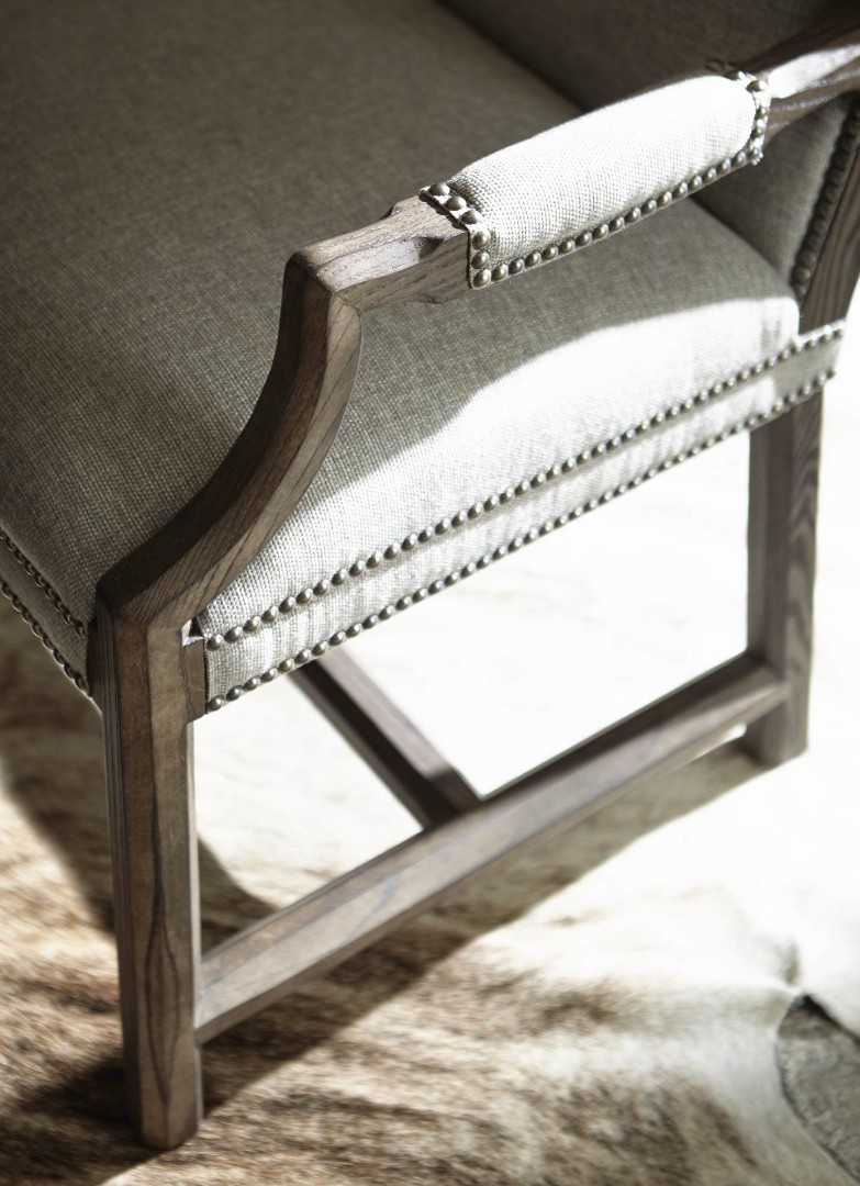 Стул с подлокотниками Canyon Ridge Upholstered Arm Chair