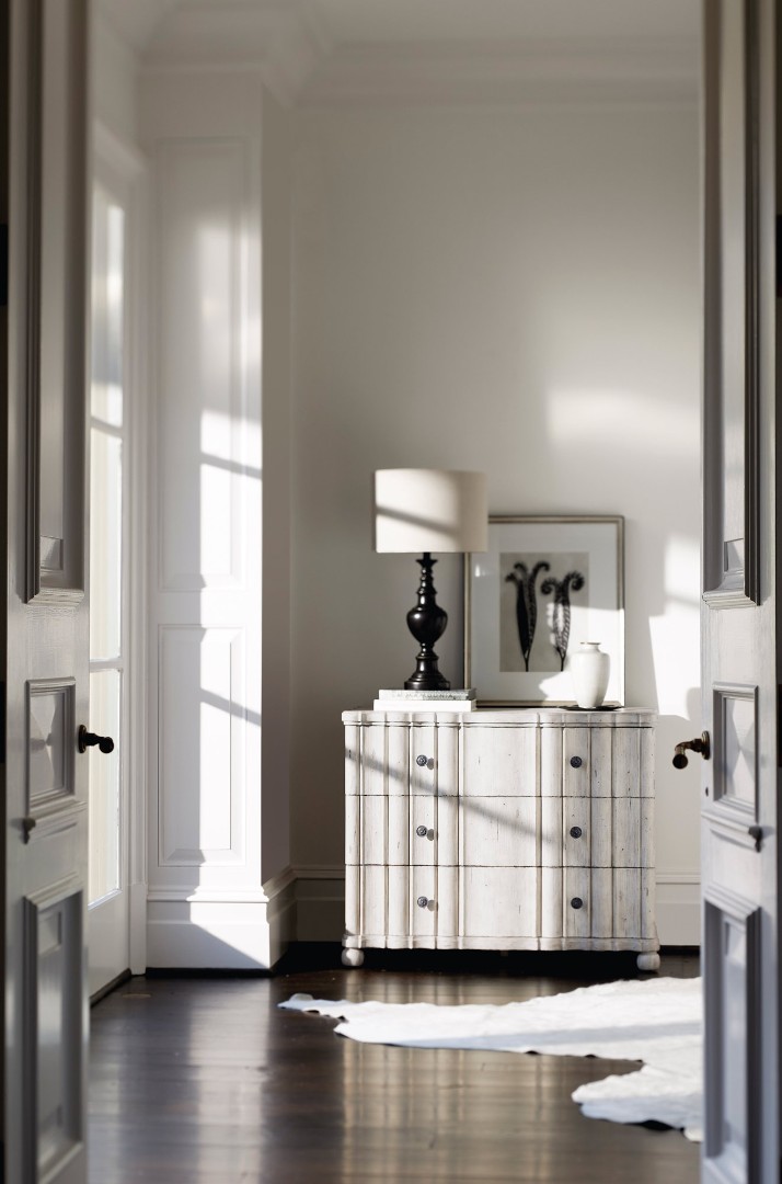 Комод Mirabelle Bachelor's Chest