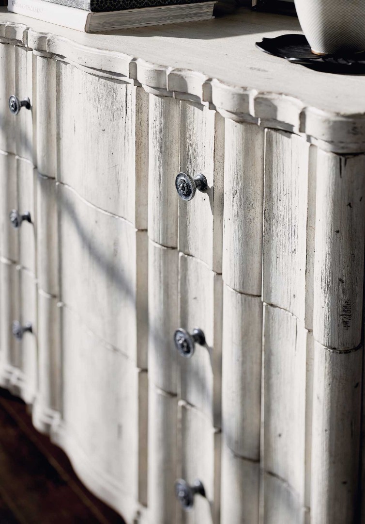 Комод Mirabelle Bachelor's Chest