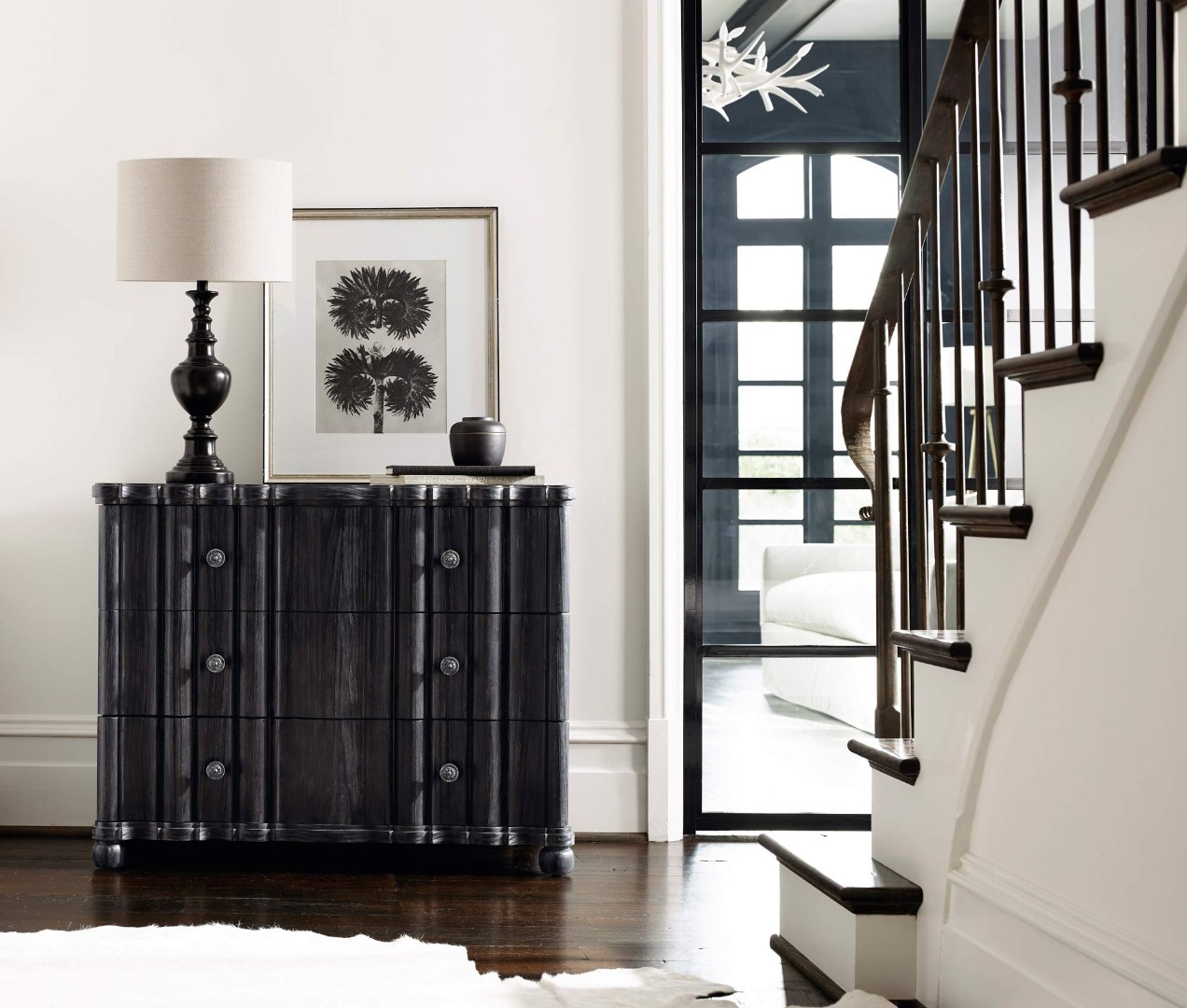 Комод Mirabelle Bachelor's Chest